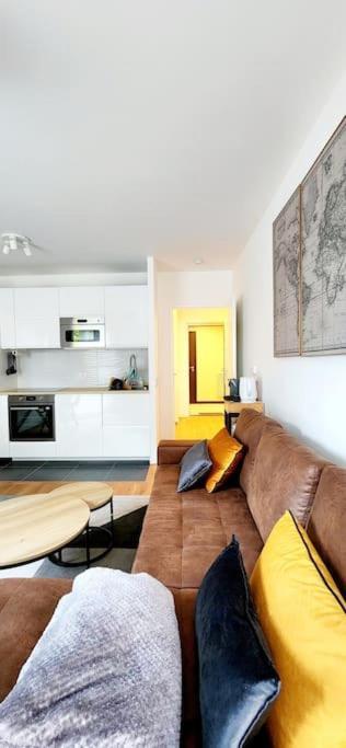 New & Serene 1-Bedroom Apart Near #Ladefenseparis #Parking&Fibre Suresnes Extérieur photo